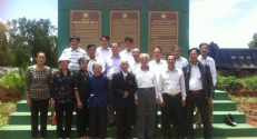 Đoàn họ Phùng khu vực tỉnh Đồng Nai đến thăm và trồng cây lưu niệm tại nhà thờ Phùng tộc Lâm Đồng